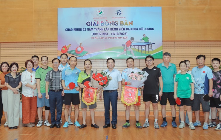 Tăng cường thể lực, gắn kết tinh thần, hướng tới phục vụ người bệnh tốt hơn- Ảnh 1.