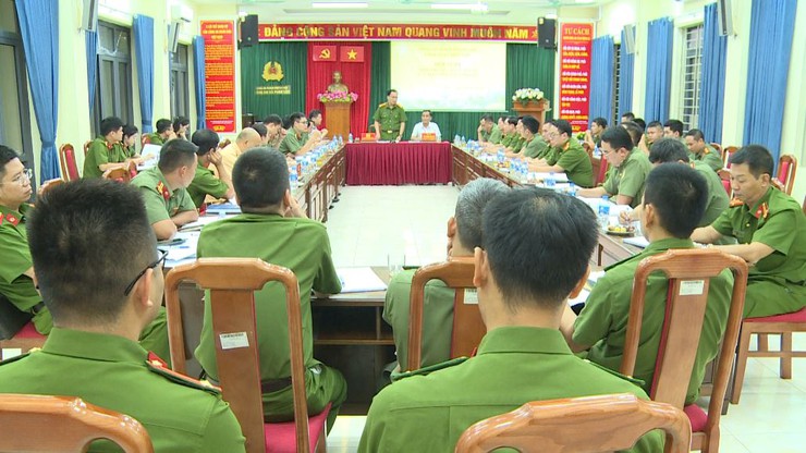Đoàn công tác Công an thành phố Hà Nội làm việc với Công an xã Phúc Lộc về kết quả sau hơn 2 tháng thực hiện nhiệm vụ trên các mặt công tác- Ảnh 13.