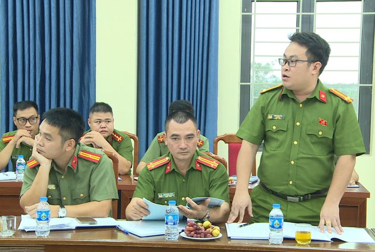 Đoàn công tác Công an thành phố Hà Nội làm việc với Công an xã Phúc Lộc về kết quả sau hơn 2 tháng thực hiện nhiệm vụ trên các mặt công tác- Ảnh 9.