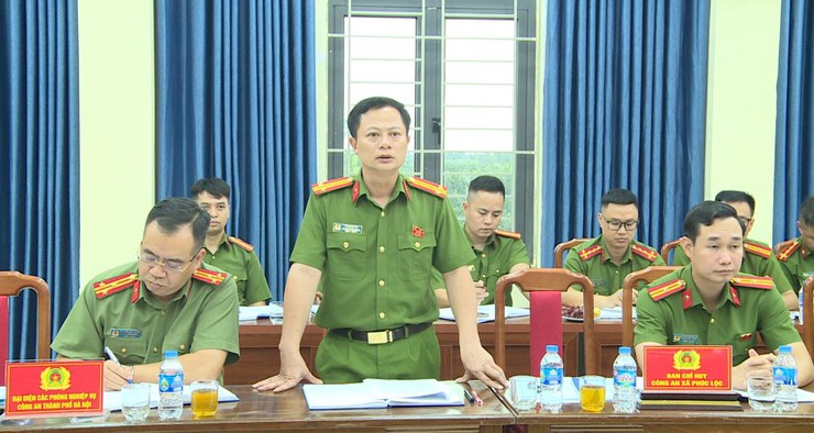 Đoàn công tác Công an thành phố Hà Nội làm việc với Công an xã Phúc Lộc về kết quả sau hơn 2 tháng thực hiện nhiệm vụ trên các mặt công tác- Ảnh 6.