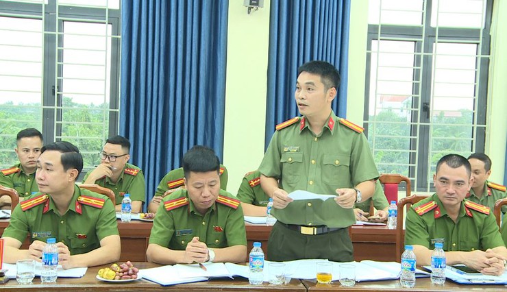 Đoàn công tác Công an thành phố Hà Nội làm việc với Công an xã Phúc Lộc về kết quả sau hơn 2 tháng thực hiện nhiệm vụ trên các mặt công tác- Ảnh 8.