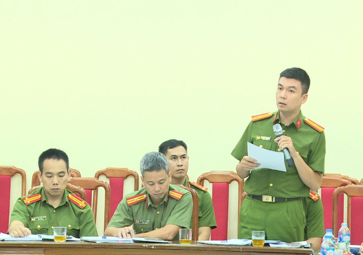 Đoàn công tác Công an thành phố Hà Nội làm việc với Công an xã Phúc Lộc về kết quả sau hơn 2 tháng thực hiện nhiệm vụ trên các mặt công tác- Ảnh 11.