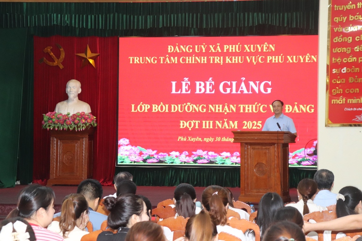 Bế giảng lớp bồi dưỡng nhận thức về Đảng- Ảnh 2.