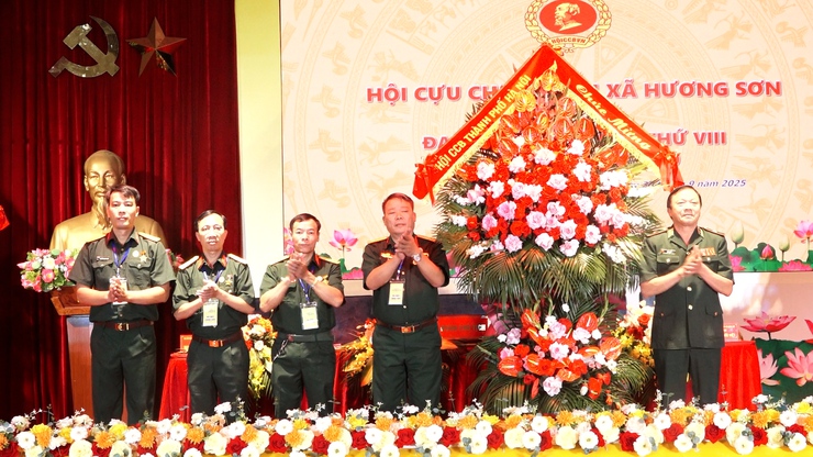 Đại hội Hội CCB xã Hương Sơn lần thứ VIII thành công tốt đẹp
- Ảnh 3.
