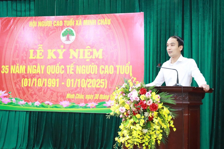 Hội Người cao tuổi xã Minh Châu tổ chức Lễ kỷ niệm 35 năm ngày Quốc tế người cao tuổi và phát động tháng hành động vì người cao tuổi năm 2025.- Ảnh 2.