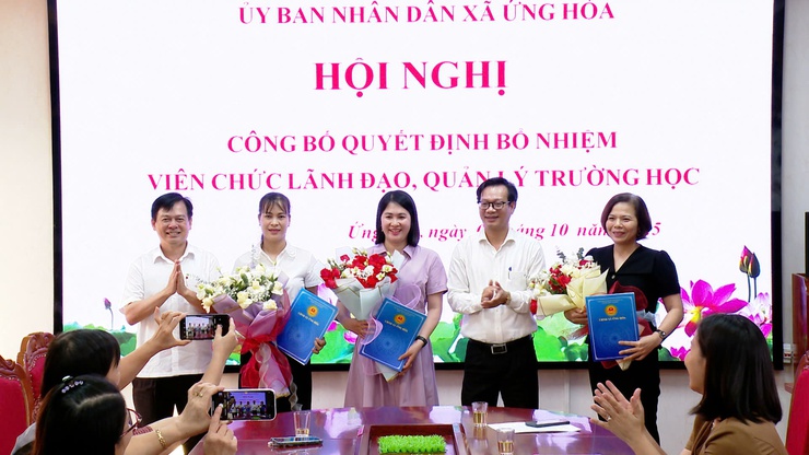 ỨNG HOÀ CÔNG BỐ QUYẾT ĐỊNH BỔ NHIỆM VIÊN CHỨC LÃNH ĐẠO QUẢN LÝ TRƯỜNG HỌC.- Ảnh 1.