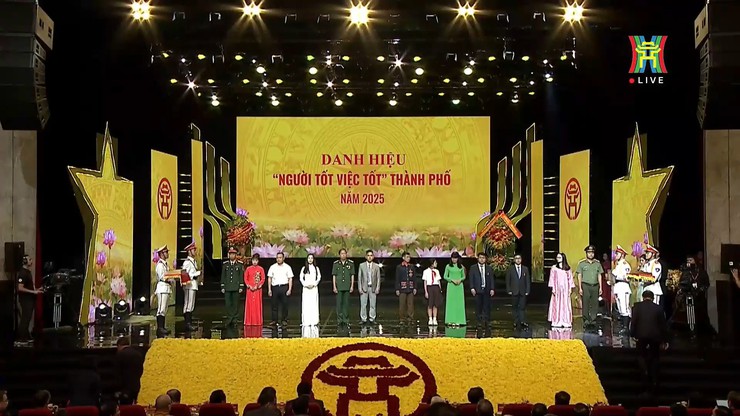 Ông Nguyễn Trọng Hiến - Hội viên nông dân Thôn 3, xã Bất Bạt nhận danh hiệu "Người tốt việc tốt" năm 2025
 tại Đại hội Thi đua yêu nước TP Hà Nội Nội giai đoạn 2025-2030:- Ảnh 1.