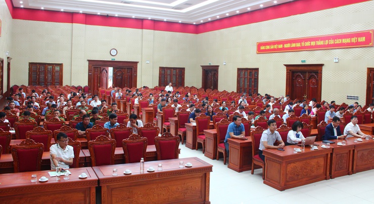 Thạch Thất tổ chức tập huấn chuyển đổi số năm 2025 - khẳng định quyết tâm xây dựng một chính quyền sáng tạo, gần dân, phục vụ dân.- Ảnh 1.