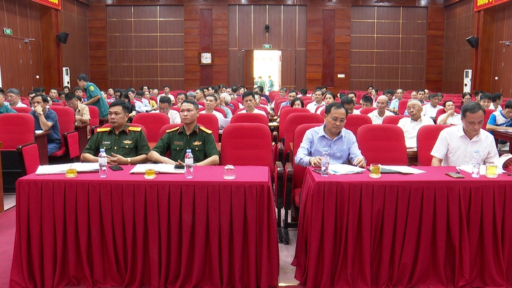 Hội đồng NVQS xã họp xét duyệt nguồn công dân trong độ tuổi sẵn sàng nhập ngũ năm 2026- Ảnh 3.