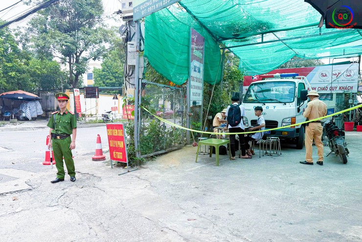 Công an xã Quốc Oai ra quân xử lý vi phạm trật tự an toàn giao thông, lập lại kỷ cương trên địa bàn- Ảnh 1.
