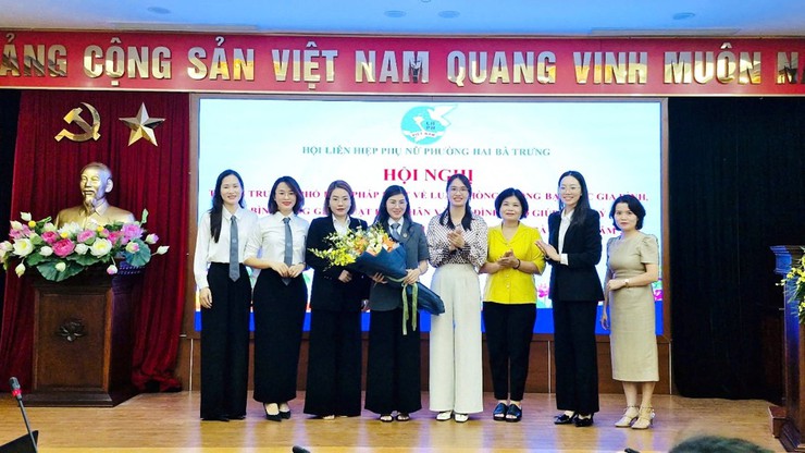 Phường Hai Bà Trưng tổ chức hội nghị tuyên truyền, phổ biến pháp luật cho cán bộ, hội viên phụ nữ năm 2025- Ảnh 2.