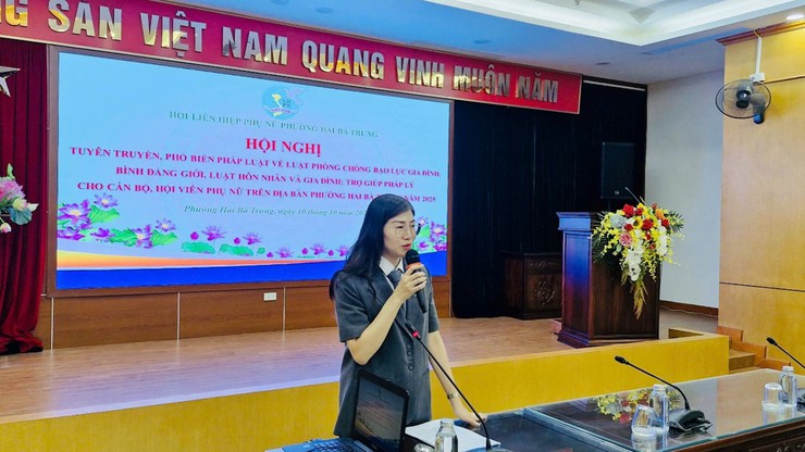 Phường Hai Bà Trưng tổ chức hội nghị tuyên truyền, phổ biến pháp luật cho cán bộ, hội viên phụ nữ năm 2025- Ảnh 3.