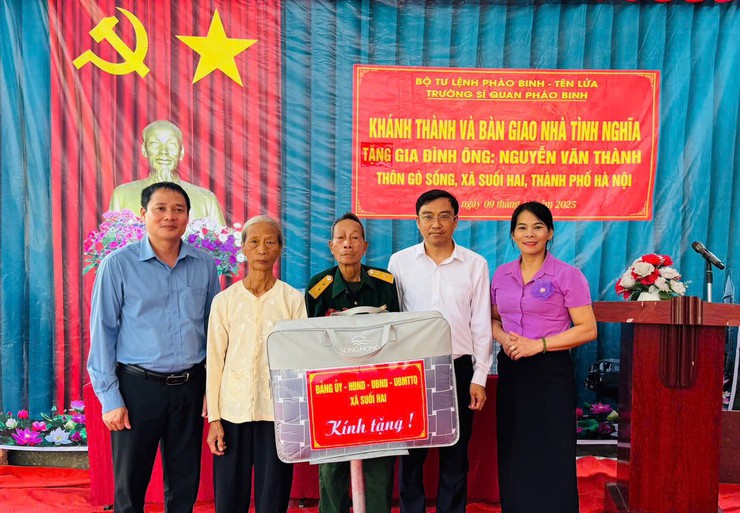 Bàn giao nhà tình nghĩa cho gia đình thương binh Nguyễn Văn Thành ở thôn Gò Sống - xã Suối Hai- Ảnh 3.