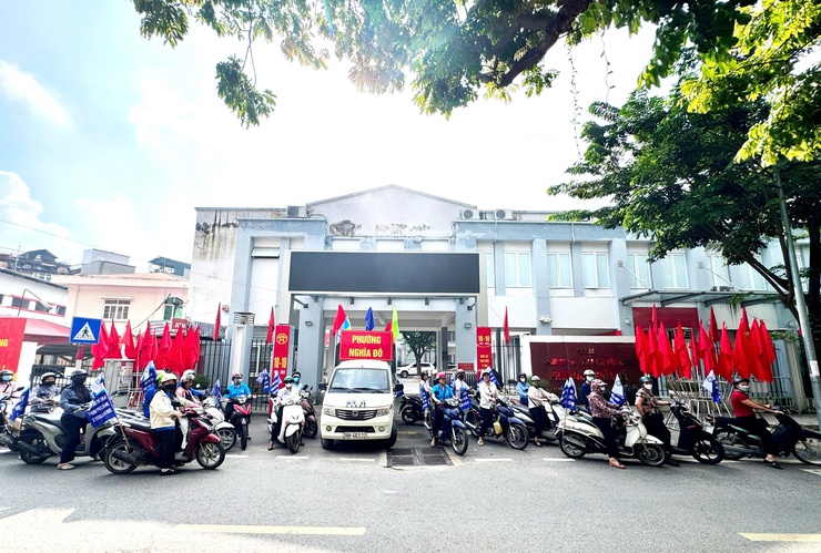 Phường Nghĩa Đô tổ chức đoàn xe tuyên truyền hưởng ứng Ngày Quốc tế Trẻ em gái 11/10- Ảnh 3.