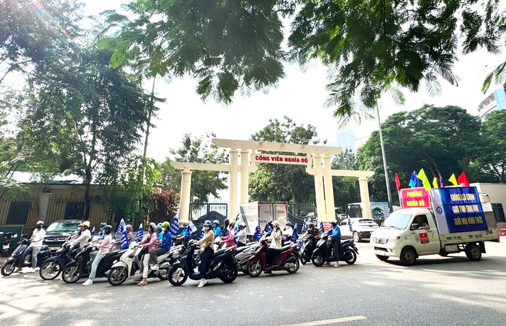 Phường Nghĩa Đô tổ chức đoàn xe tuyên truyền hưởng ứng Ngày Quốc tế Trẻ em gái 11/10- Ảnh 4.