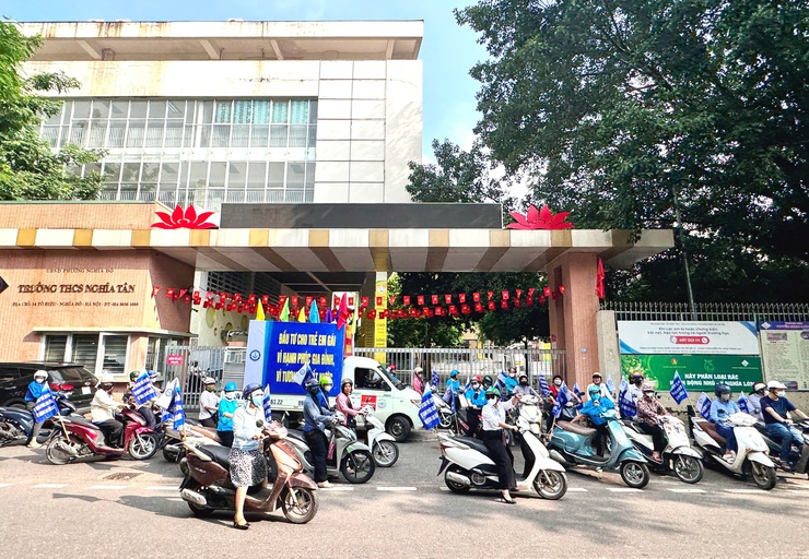 Phường Nghĩa Đô tổ chức đoàn xe tuyên truyền hưởng ứng Ngày Quốc tế Trẻ em gái 11/10- Ảnh 5.