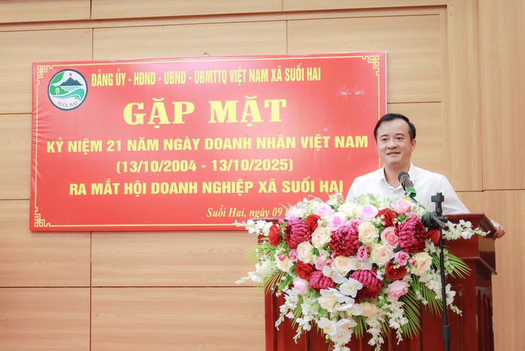 Xã Suối Hai gặp mặt doanh nghiệp nhân ngày Doanh nhân Việt Nam 13/10 và công bố quyết định thành lập Hội doanh nghiệp xã Suối Hai- Ảnh 1.