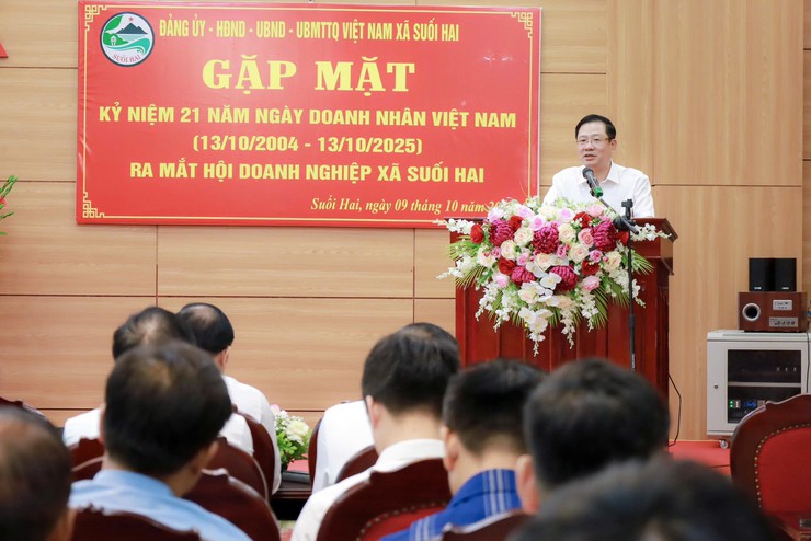 Xã Suối Hai gặp mặt doanh nghiệp nhân ngày Doanh nhân Việt Nam 13/10 và công bố quyết định thành lập Hội doanh nghiệp xã Suối Hai- Ảnh 2.