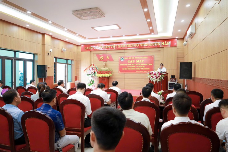 Xã Suối Hai gặp mặt doanh nghiệp nhân ngày Doanh nhân Việt Nam 13/10 và công bố quyết định thành lập Hội doanh nghiệp xã Suối Hai- Ảnh 6.
