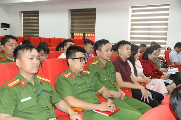 Phường Xuân Phương tổ chức Hội nghị học tập, quán triệt triển khai Nghị quyết Đại hội Đại biểu Đảng bộ phường Xuân Phương lần thứ I, nhiệm kỳ 2025 - 2030- Ảnh 6.