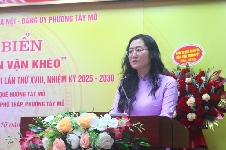 LỄ GẮN BIỂN CÔNG TRÌNH "DÂN VẬN KHÉO" CHÀO MỪNG ĐẠI HỘI ĐẢNG BỘ THÀNH PHỐ HÀ NỘI LẦN THỨ XVIII- Ảnh 4.