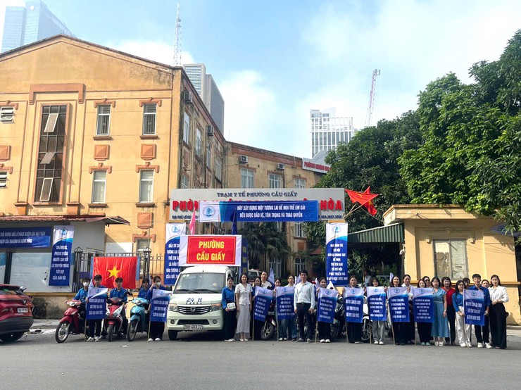 TRẠM Y TẾ PHƯỜNG CẦU GIẤY TỔ CHỨC TRUYỀN THÔNG NGÀY QUỐC TẾ TRẺ EM GÁI 11/10/2025- Ảnh 1.