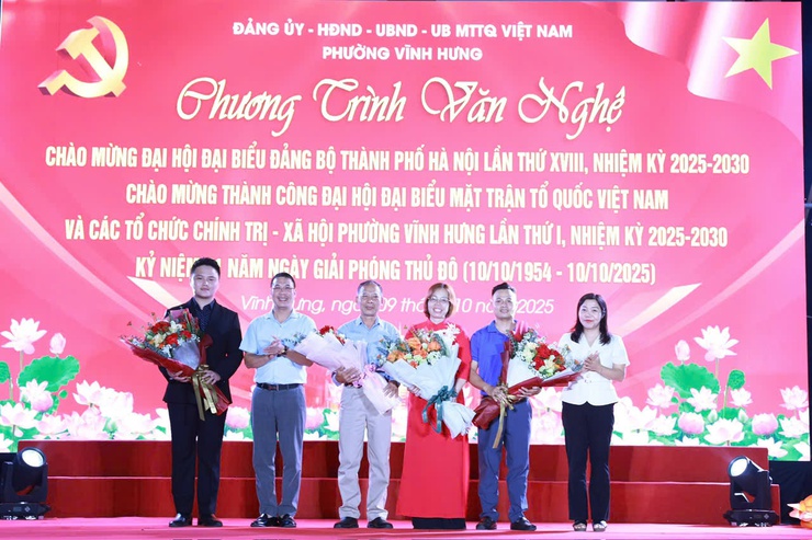 PHƯỜNG VĨNH HƯNG TỔ CHỨC CHƯƠNG TRÌNH  VĂN NGHỆ “Tự hào Thủ đô anh hùng – Sáng mãi niềm tin theo Đảng” - “71 năm – Hà Nội vươn mình trong hào khí Thăng Long”- Ảnh 1.