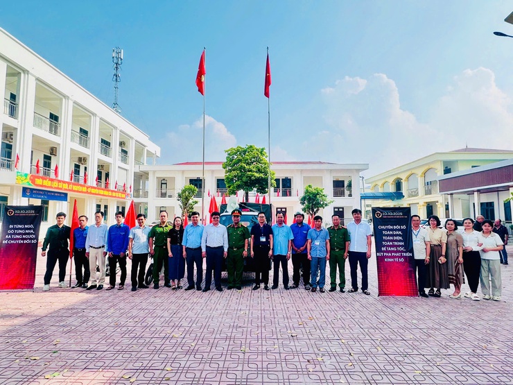 Chuyển đổi số ở Tam Hưng: Hành động đồng bộ, gần dân, hiệu quả- Ảnh 1.