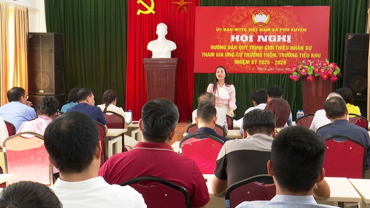 Hội nghị hướng dẫn quy trình giới thiệu nhân sự tham gia ứng cử Trưởng thôn, Trưởng tiểu khu, nhiệm kỳ 2025-2028- Ảnh 2.