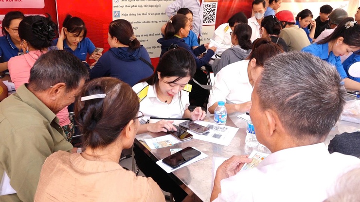 Xã Bình Minh hướng dẫn người dân cài đặt ứng dụng nộp thuế điện tử bằng ứng dụng Etax Mobile- Ảnh 3.