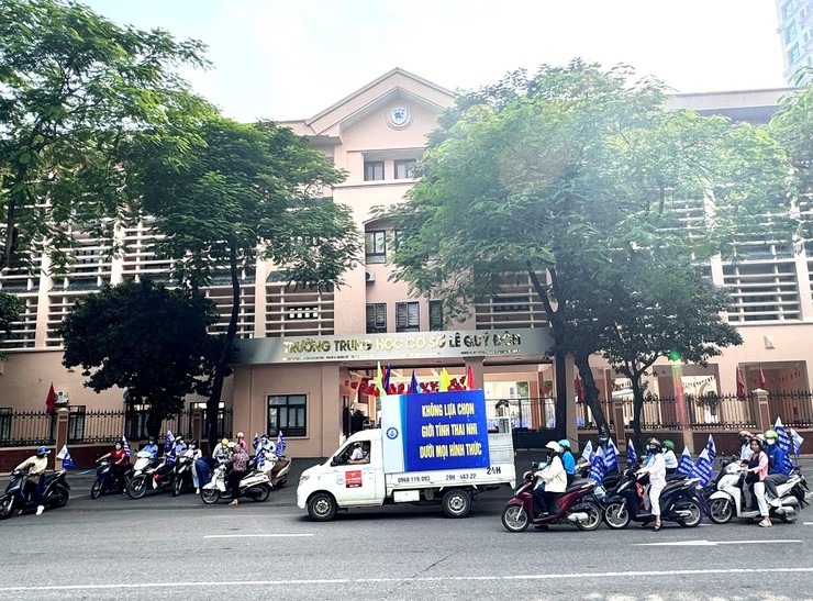 Phường Nghĩa Đô tổ chức đoàn xe tuyên truyền hưởng ứng Ngày Quốc tế Trẻ em gái 11/10- Ảnh 6.