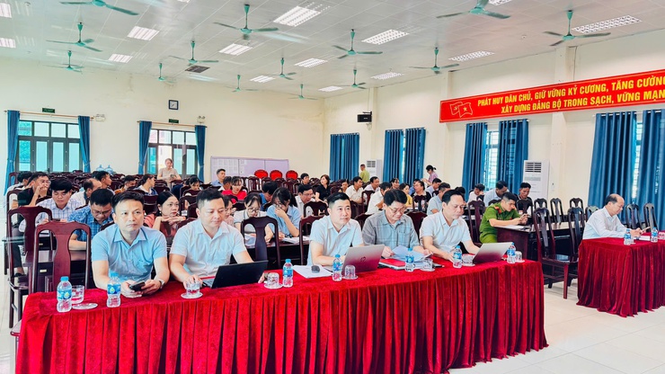 XÃ TAM HƯNG TRIỂN KHAI CHIẾN DỊCH "LÀM GIÀU, LÀM SẠCH CƠ SỞ DỮ LIỆU QUỐC GIA VỀ ĐẤT ĐAI"- Ảnh 1.