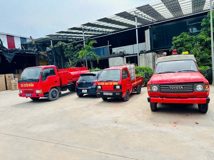 LỰC LƯỢNG ĐỊA PHƯƠNG CHUNG TAY VỆ SINH MÔI TRƯỜNG SAU MƯA NGẬP- Ảnh 3.