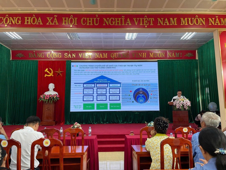 Bồi dưỡng nâng cao nhận thức kỹ năng, ứng dụng chuyển đổi số vào phong trào nông dân năm 2025- Ảnh 3.