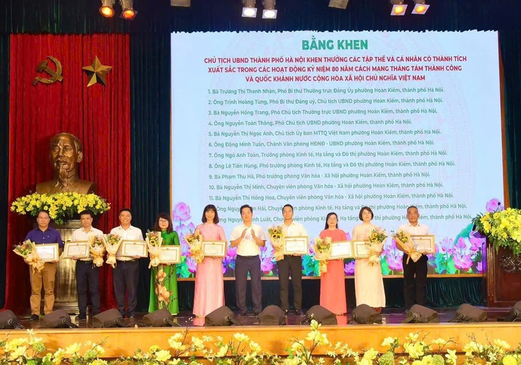 Lan tỏa những tấm gương, khơi dậy khí thế thi đua giai đoạn 2025–2030- Ảnh 11.