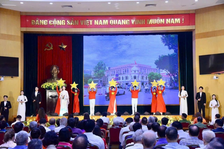 Lan tỏa những tấm gương, khơi dậy khí thế thi đua giai đoạn 2025–2030- Ảnh 17.
