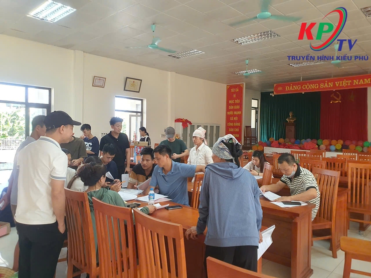 Phòng Kinh tế xã Kiều Phú phối hợp hướng dẫn cài đặt ứng dụng eTax Mobile phục vụ nộp thuế phi nông nghiệp trên địa bàn- Ảnh 1.