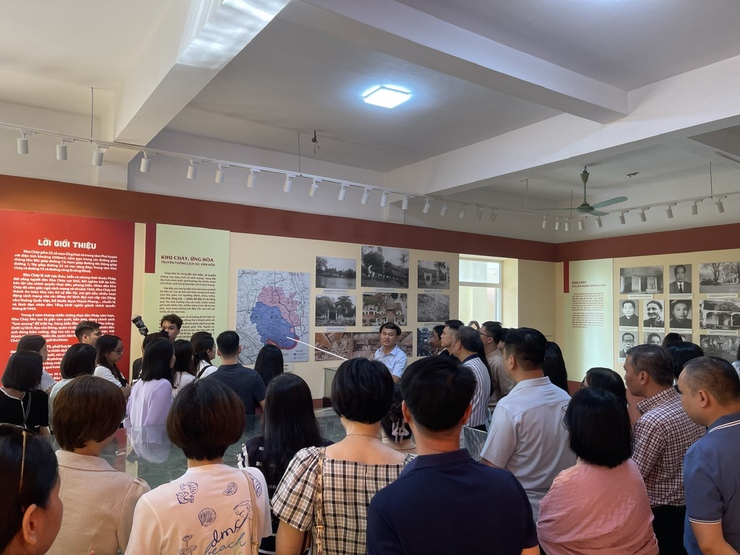 LỚP TRUNG CẤP LÝ LUẬN CHÍNH TRỊ K36B-24 TRƯỜNG LÊ HỒNG PHONG TỔ CHỨC CHUYẾN THỰC TẾ Ý NGHĨA TẠI XÃ ỨNG HÒA.- Ảnh 3.