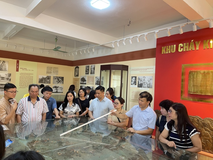 LỚP TRUNG CẤP LÝ LUẬN CHÍNH TRỊ K36B-24 TRƯỜNG LÊ HỒNG PHONG TỔ CHỨC CHUYẾN THỰC TẾ Ý NGHĨA TẠI XÃ ỨNG HÒA.- Ảnh 4.