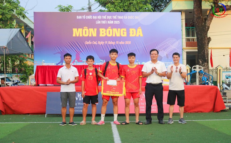Giải bóng đá nam sân 7 Đại hội Thể dục Thể thao xã Quốc Oai lần thứ I năm 2025 khép lại thành công rực rỡ- Ảnh 35.