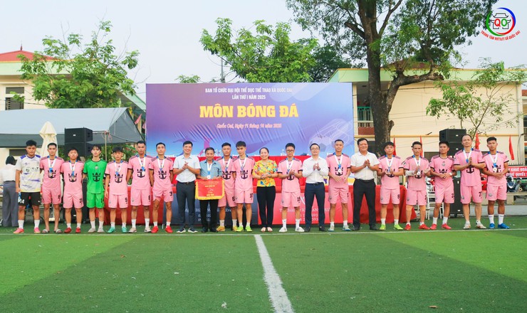 Giải bóng đá nam sân 7 Đại hội Thể dục Thể thao xã Quốc Oai lần thứ I năm 2025 khép lại thành công rực rỡ- Ảnh 33.
