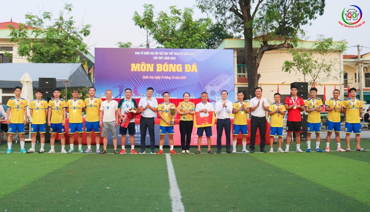 Giải bóng đá nam sân 7 Đại hội Thể dục Thể thao xã Quốc Oai lần thứ I năm 2025 khép lại thành công rực rỡ- Ảnh 31.