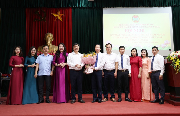 Hội Nông dân xã Phú Nghĩa tổ chức Hội nghị gặp mặt kỷ niệm 95 năm ngày thành lập Hội Nông dân Việt Nam (14/10/1930 – 14/10/2025)- Ảnh 1.