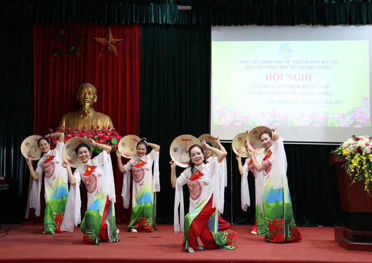 Hội Liên hiệp phụ nữ xã Phú Nghĩa công bố Quyết định thành lập Câu lạc bộ Doanh nhân nữ- Ảnh 1.