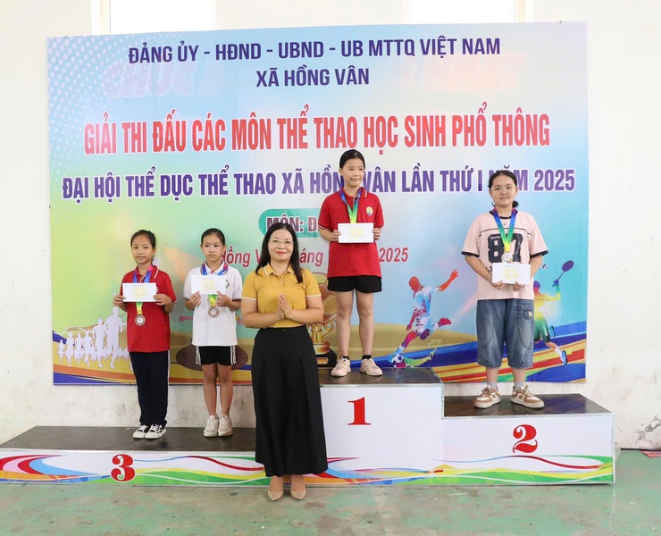 XÃ HỒNG VÂN TỔ CHỨC THÀNH CÔNG GIẢI ĐÁ CẦU HỌC SINH (TRONG KHUÔN KHỔ ĐẠI HỘI TDTT XÃ HỒNG VÂN LẦN THỨ I – NĂM 2025)- Ảnh 11.