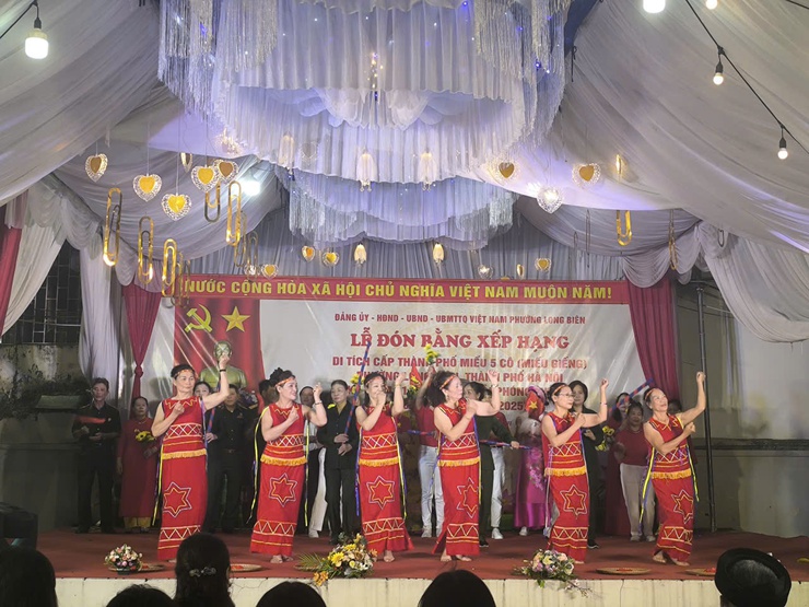Phường Long Biên tổ chức Lễ đón bằng công nhận di tích lịch sử - văn hóa cấp Thành phố- Ảnh 5.