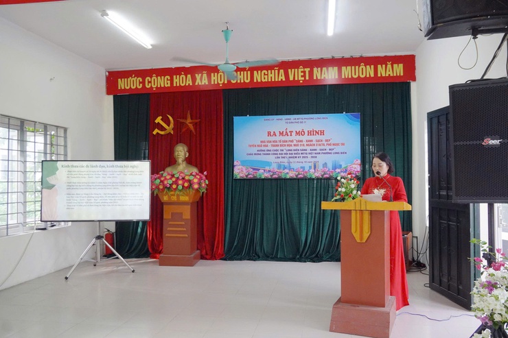 Ban Công tác Mặt trận Tổ dân phố số 11 tổ chức lễ khánh thành và gắn biển mô hình “Nhà văn hóa tổ dân phố Sáng - Xanh - Sạch - Đẹp”- Ảnh 3.