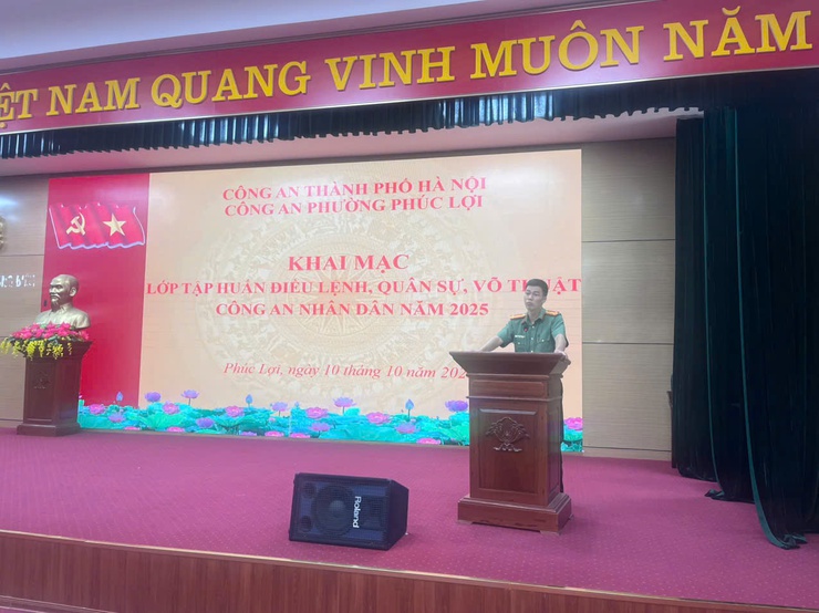 Khai mạc lớp tập huấn điều lệnh, quân sự, võ thuật Công an Nhân dân năm 2025- Ảnh 2.