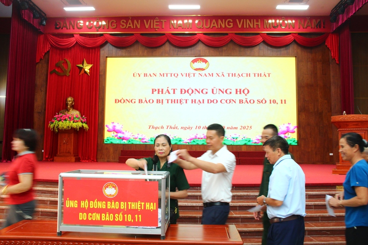 ỦY BAN MTTQ XÃ TỔ CHỨC TỔNG KẾT CÔNG TÁC ĐẠI HỘI MTTQ VÀ CÁC TỔ CHỨC CHÍNH TRỊ - XÃ HỘI; PHÁT ĐỘNG ỦNG HỘ ĐỒNG BÀO BỊ ẢNH HƯỞNG BÃO SỐ 10, 11- Ảnh 11.