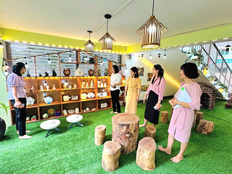 Phường Long Biên tổ chức đánh giá cuộc thi “Long biên Sáng - Xanh - Sạch - Đẹp” đợt 1 năm 2025- Ảnh 4.